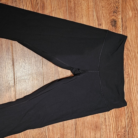 Sz 6 Wunderunder crop, normal rise and material is luxtreem. Black! - Picture 2 of 2